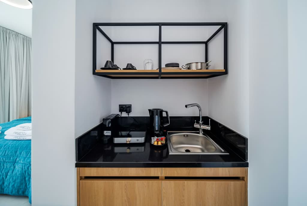 TEST ROOM Regency Studio 102